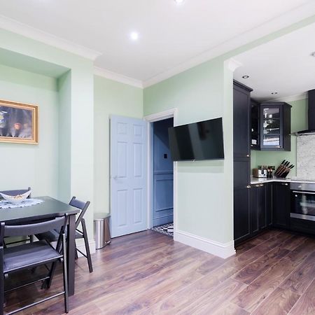 Central Stylish 2-Bed Apartment In London Eksteriør billede