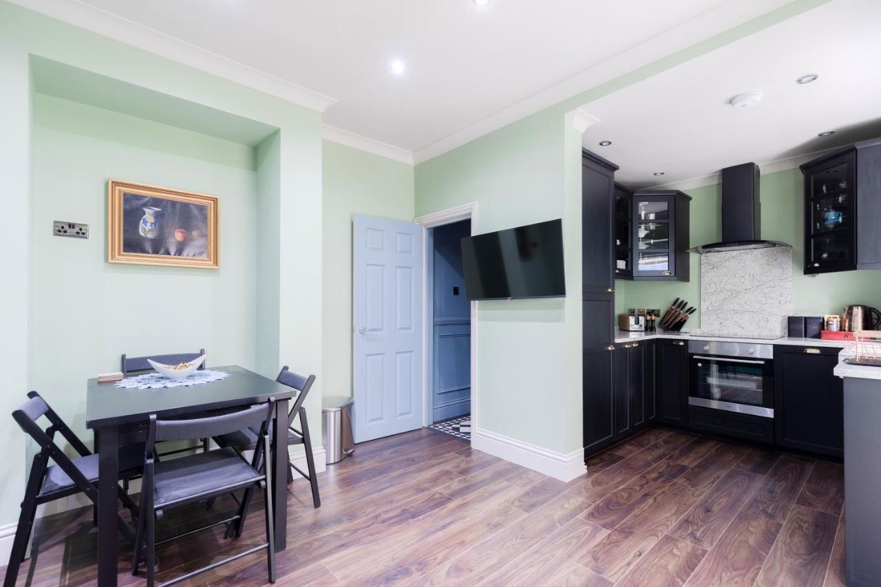 Central Stylish 2-Bed Apartment In London Eksteriør billede
