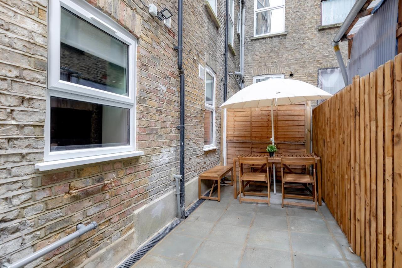 Central Stylish 2-Bed Apartment In London Eksteriør billede